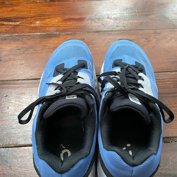 On cloud - Picture 4 of 5